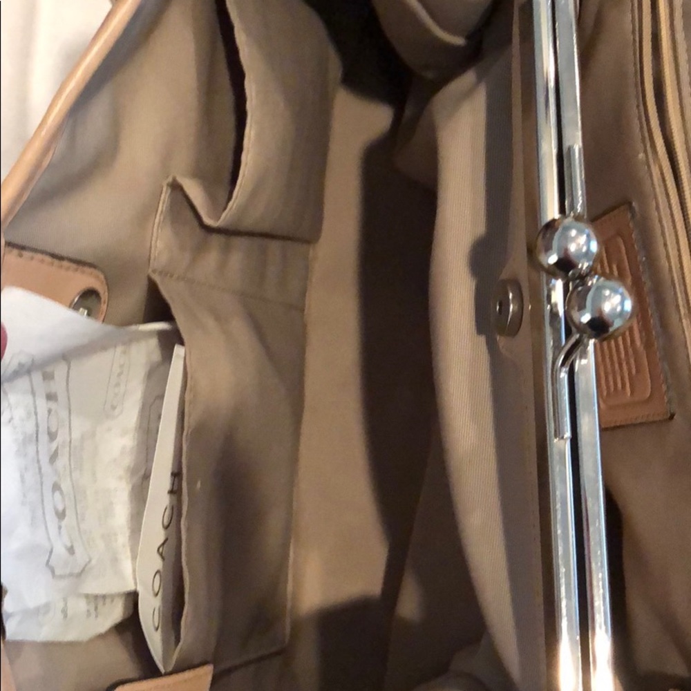 F25487 Coach Sig. Embossed Patent - Picture 7 of 8